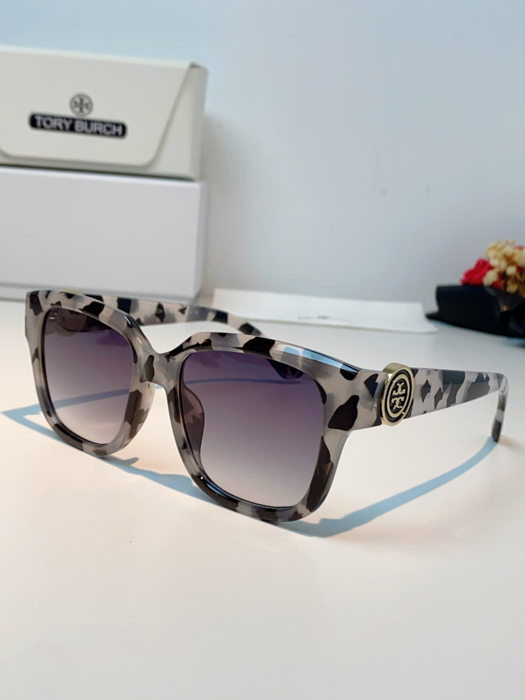 BURBERRY 26S SQUARE FRAME IN ACETATE 406677