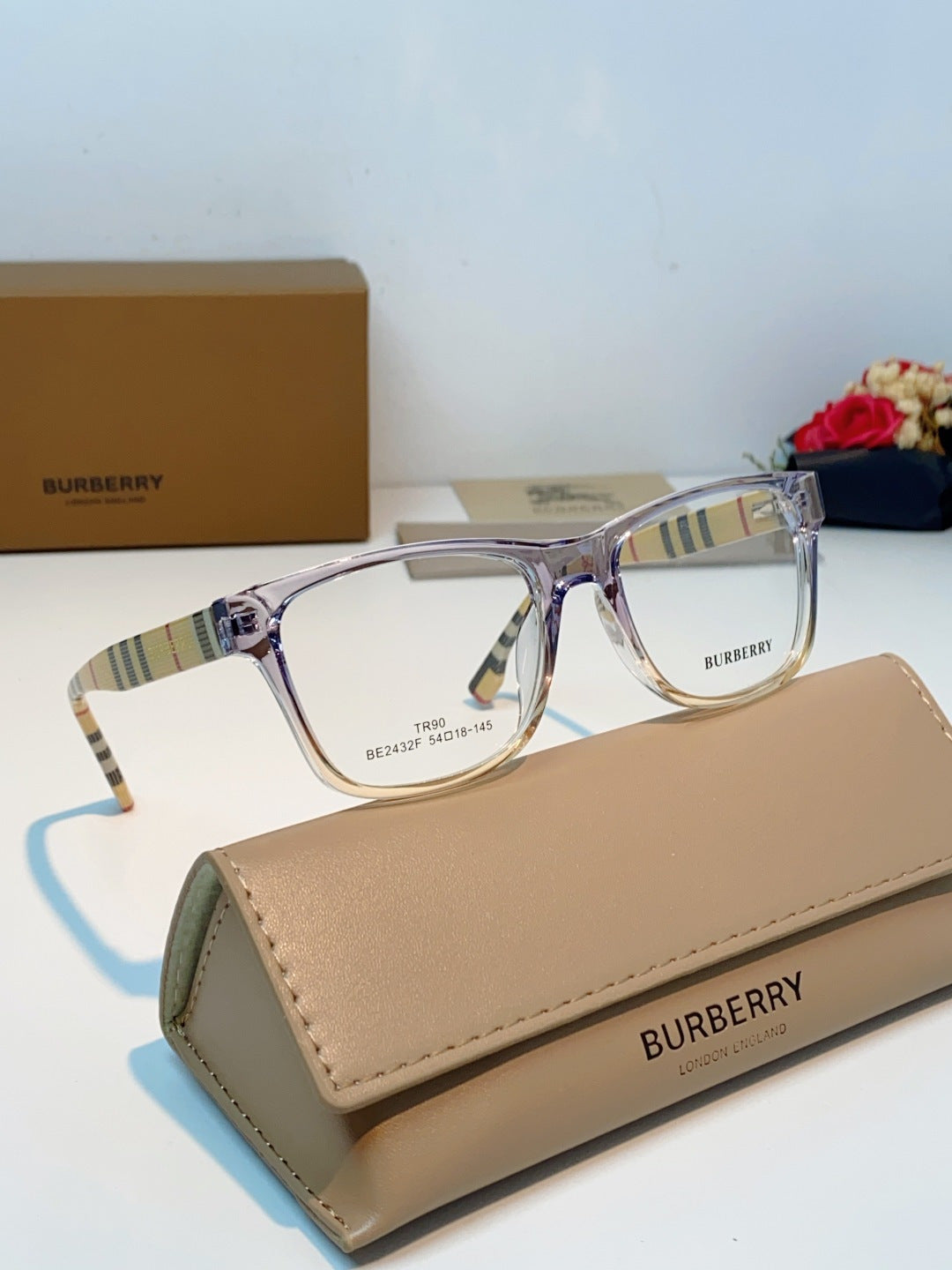 BURBERRY 26S SQUARE FRAME IN ACETATE 401843