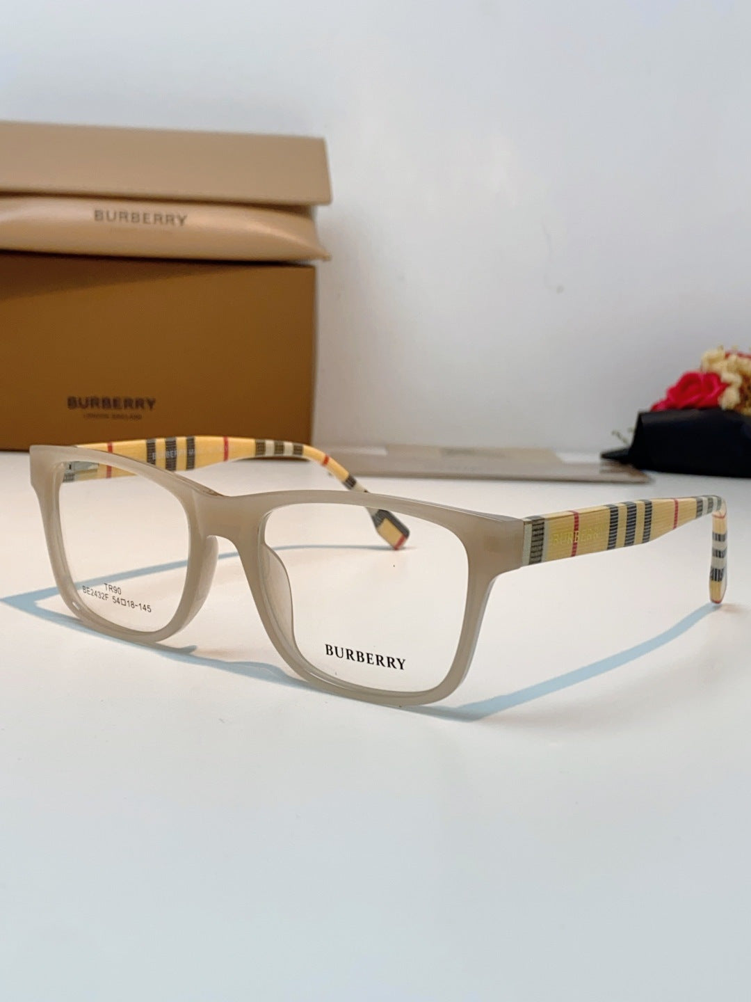 BURBERRY 26S SQUARE FRAME IN ACETATE 401844