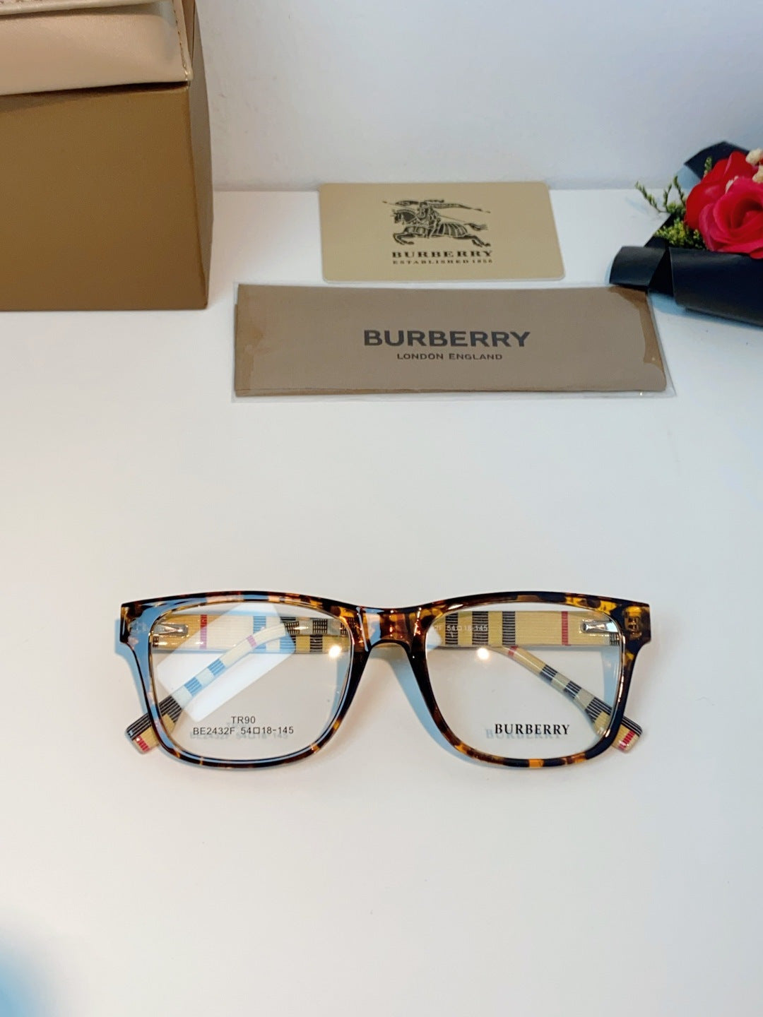 BURBERRY 26S SQUARE FRAME IN ACETATE 401846