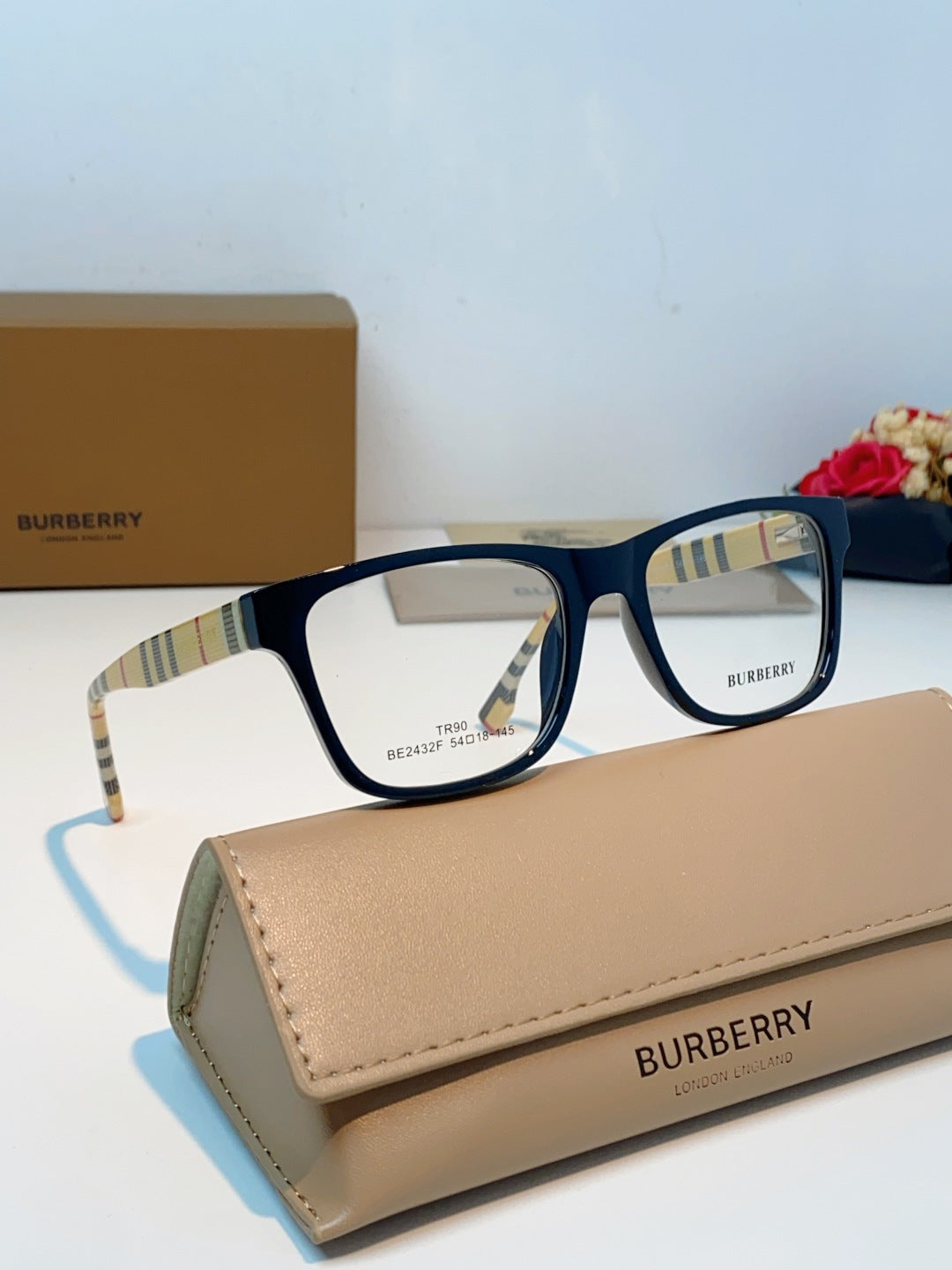 BURBERRY 26S SQUARE FRAME IN ACETATE 401847