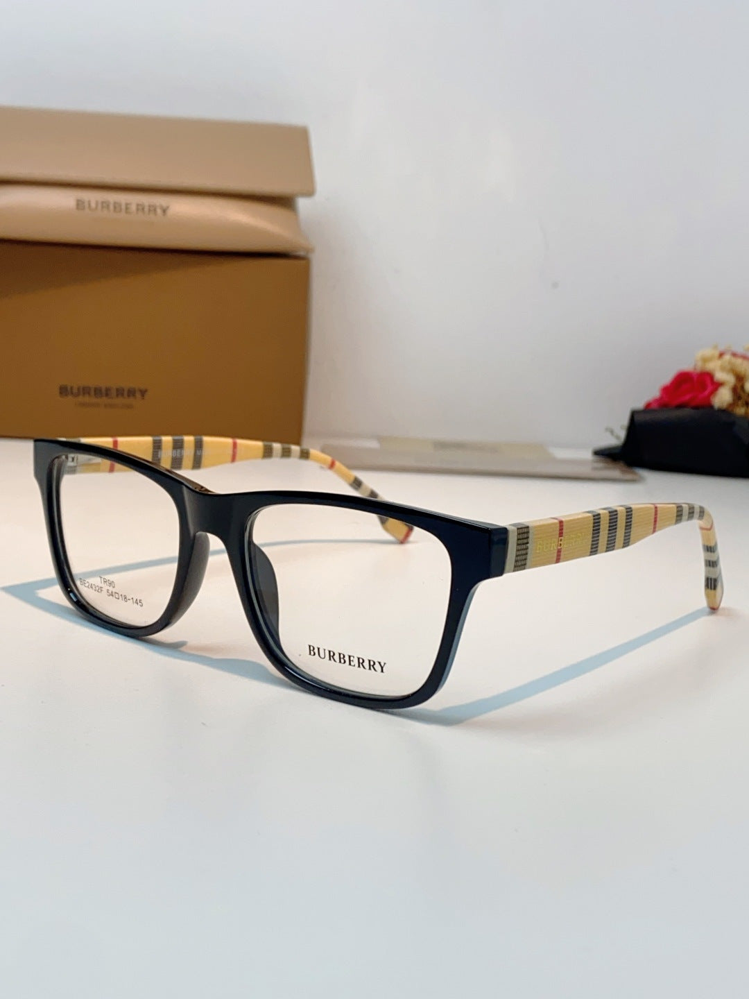 BURBERRY 26S SQUARE FRAME IN ACETATE 401847