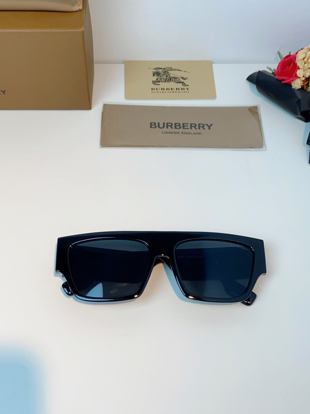 BURBERRY 26S OVERSIZED SQUARE FRAME IN ACETATE 411824