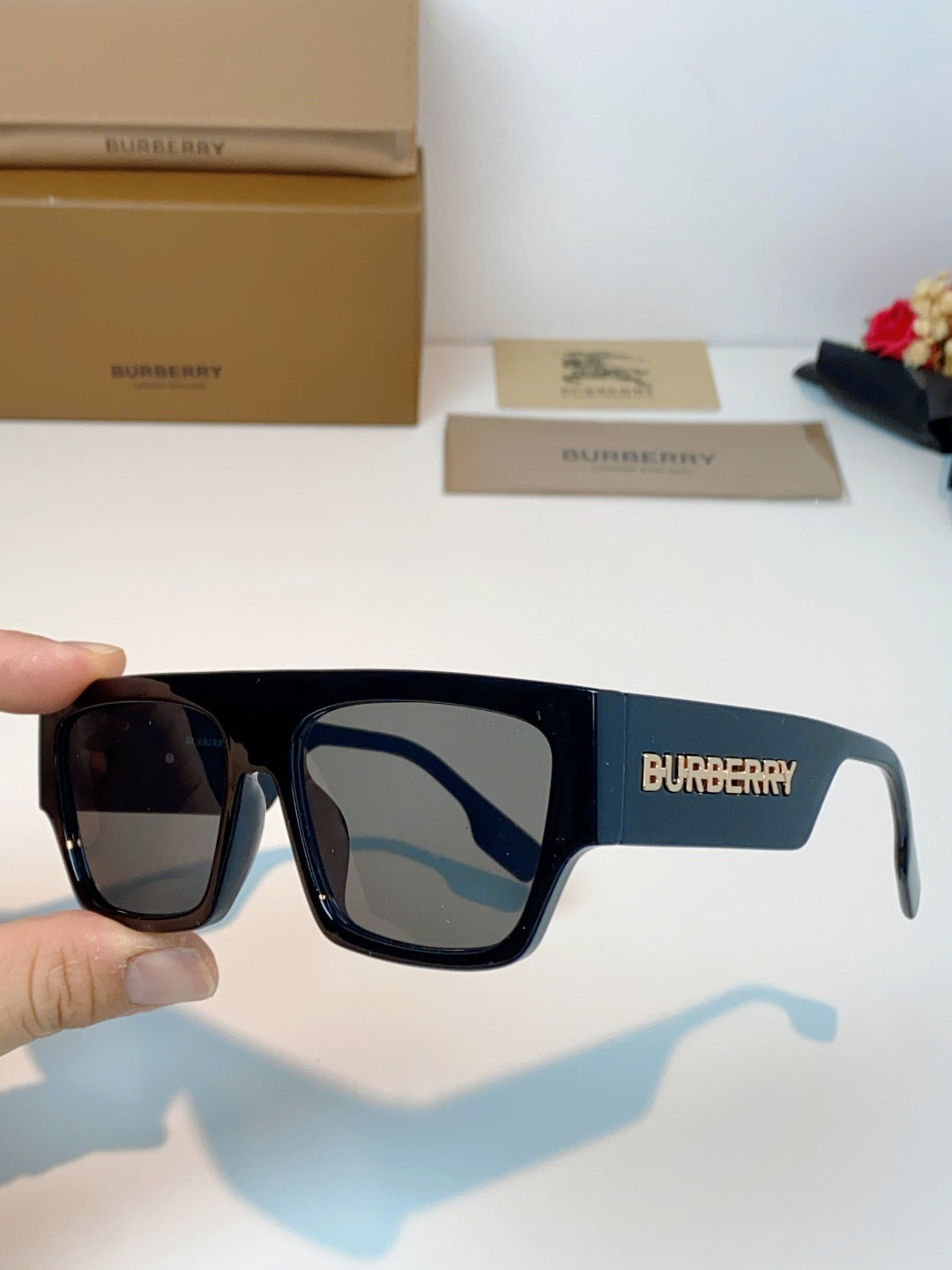 BURBERRY 26S OVERSIZED SQUARE FRAME IN ACETATE 411825