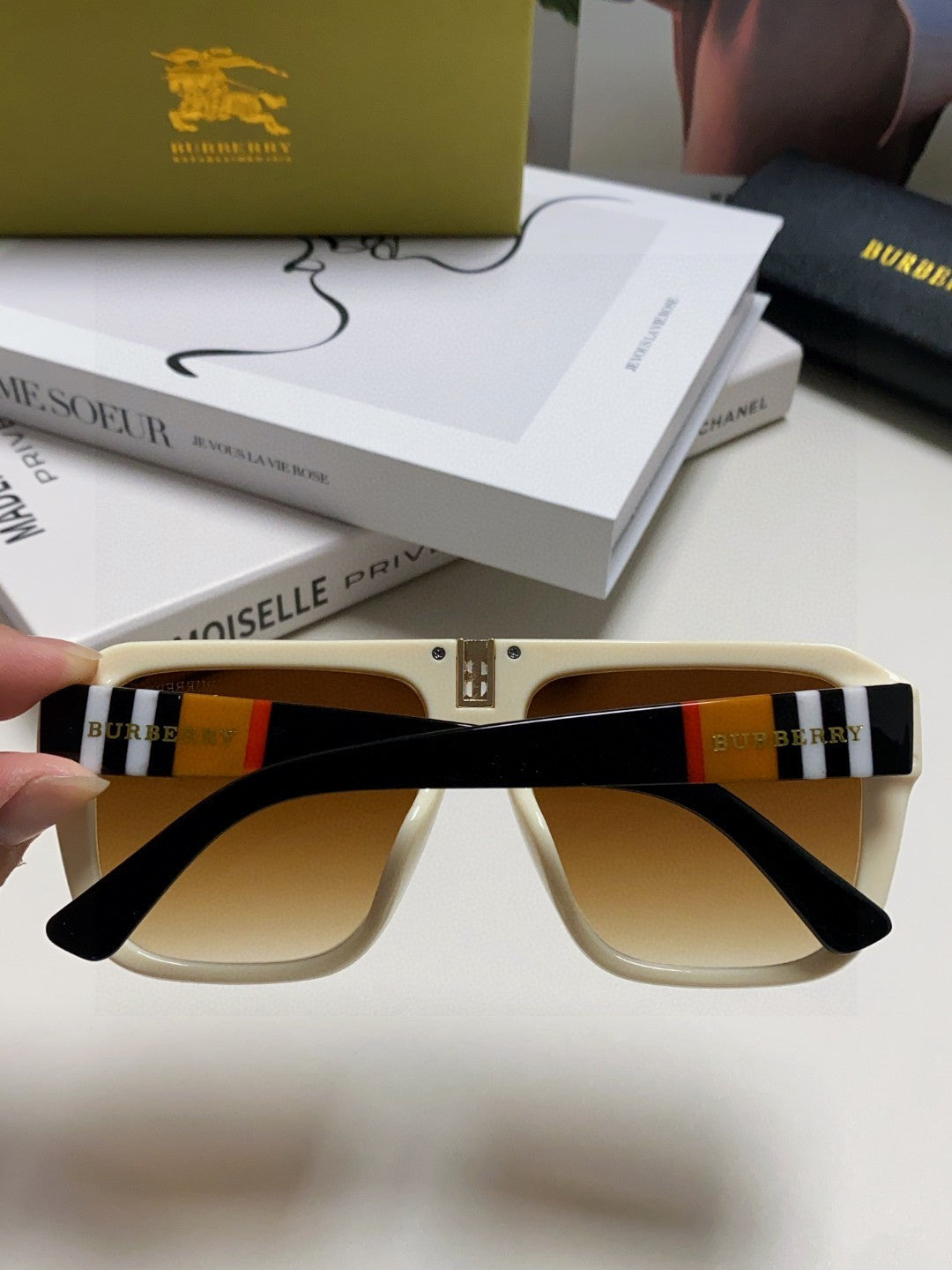 BURBERRY 26S SQUARE AVIATOR FRAME IN ACETATE 417274