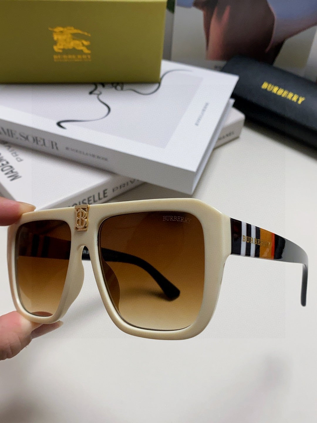 BURBERRY 26S SQUARE AVIATOR FRAME IN ACETATE 417274