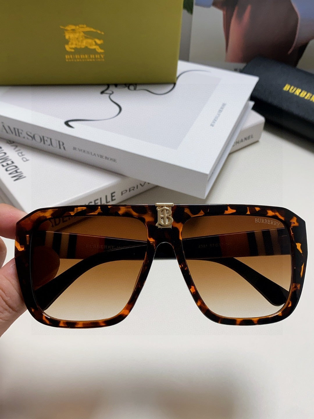 BURBERRY 26S SQUARE AVIATOR FRAME IN ACETATE 417275