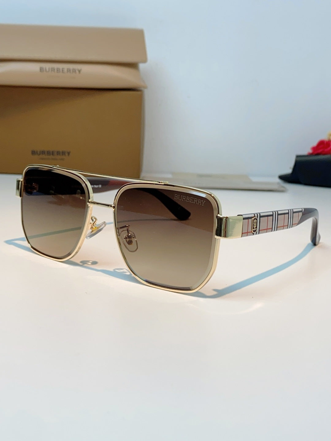 BURBERRY 26S RECTANGULAR FRAME IN METAL 419057