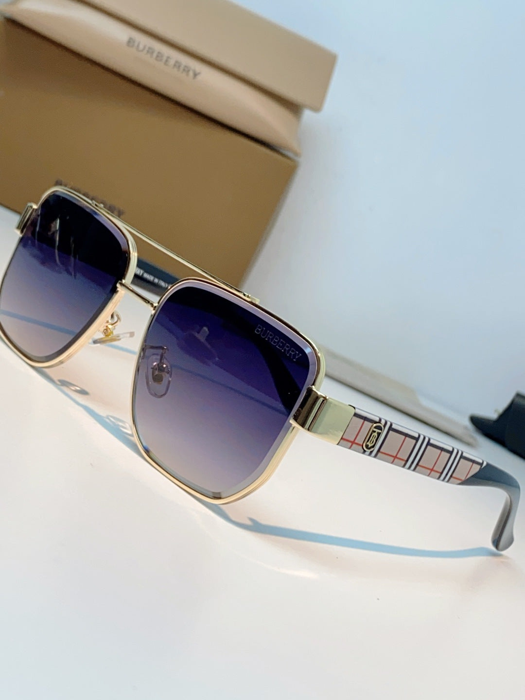 BURBERRY 26S RECTANGULAR FRAME IN METAL 419058