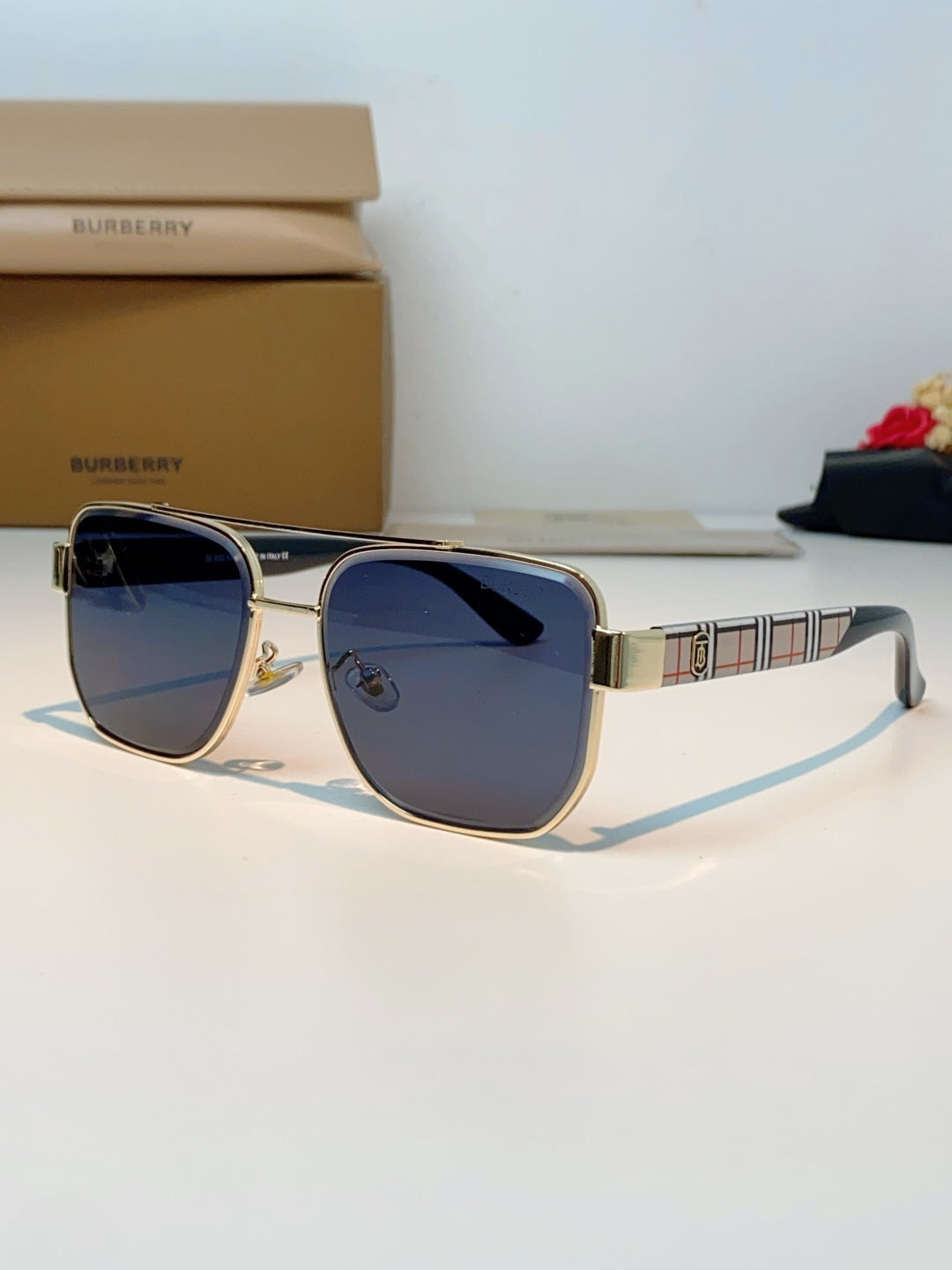 BURBERRY 26S RECTANGULAR FRAME IN METAL 419059