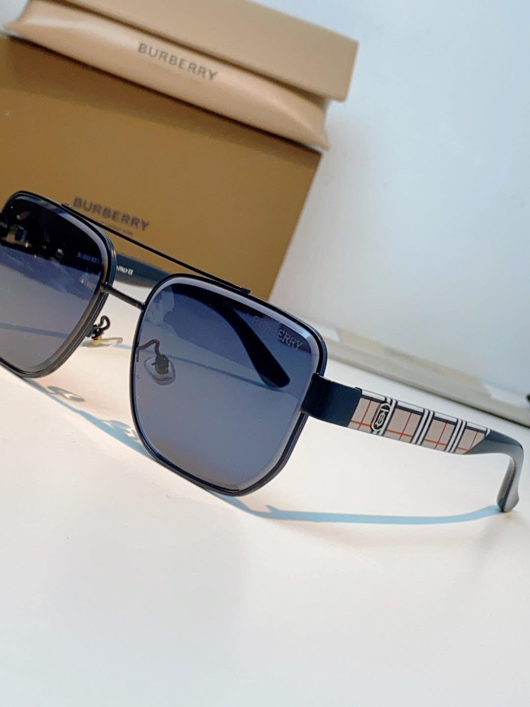 BURBERRY 26S RECTANGULAR FRAME IN METAL 419060