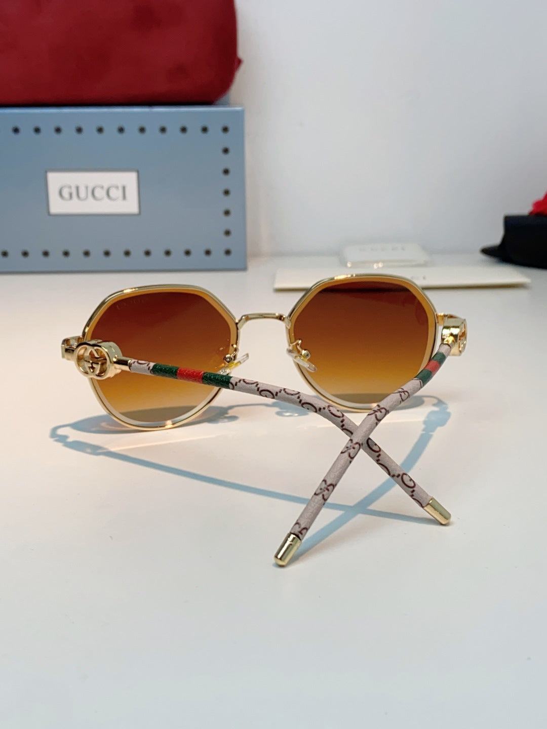 GUCCI 26S POLYGONAL FRAME IN METAL 426442