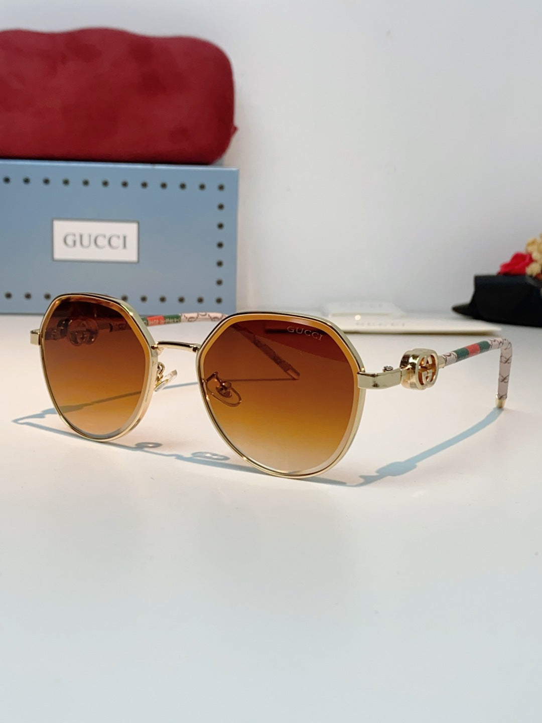 GUCCI 26S POLYGONAL FRAME IN METAL 426442