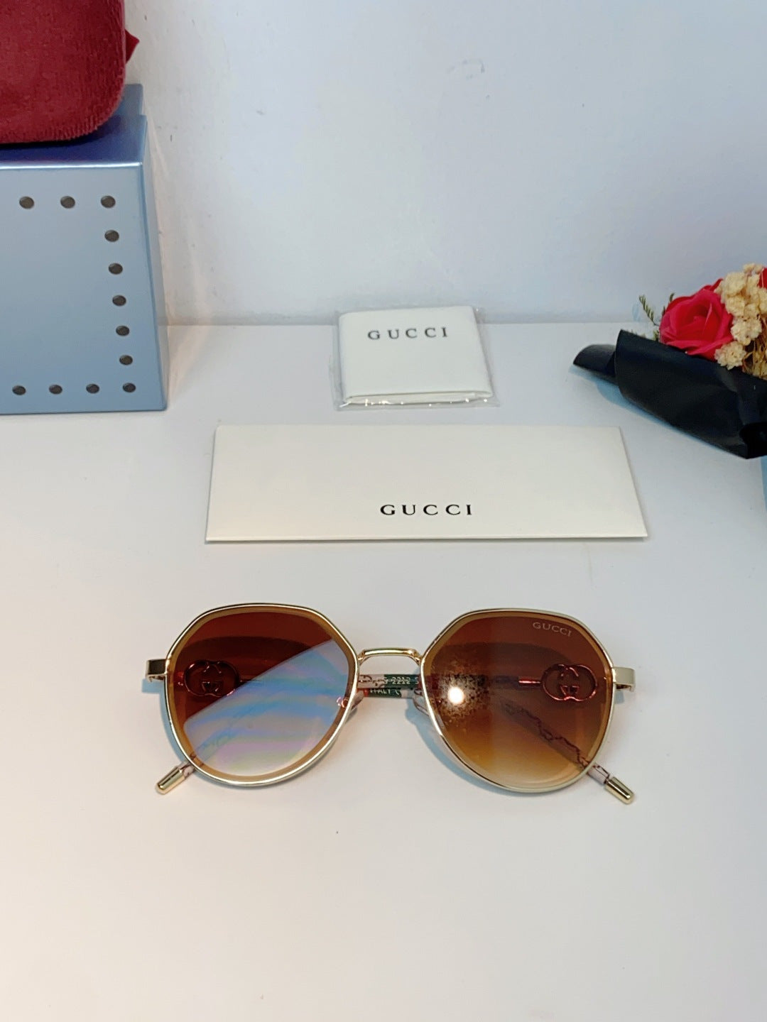 GUCCI 26S POLYGONAL FRAME IN METAL 426442