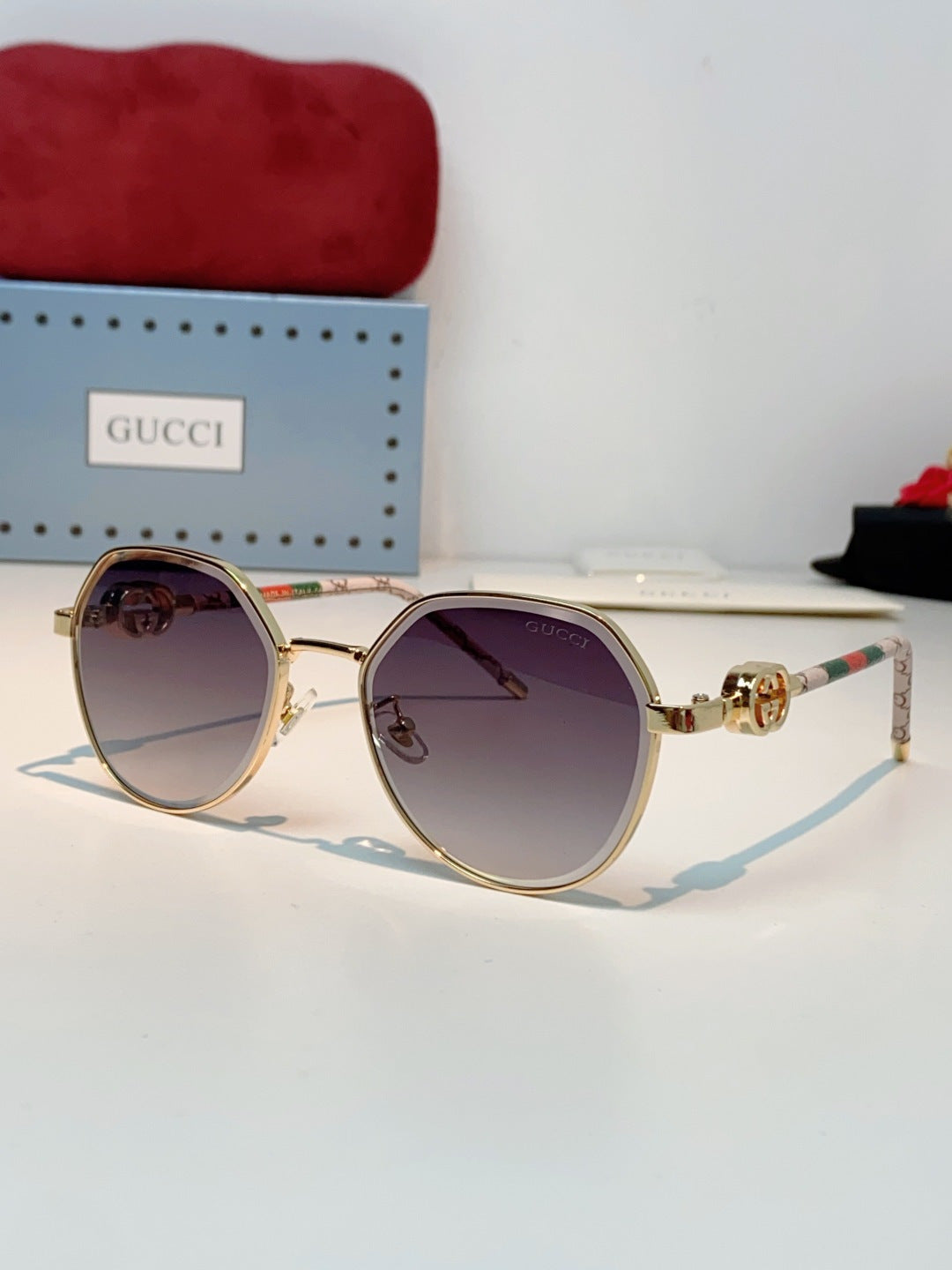GUCCI 26S POLYGONAL FRAME IN METAL 426443