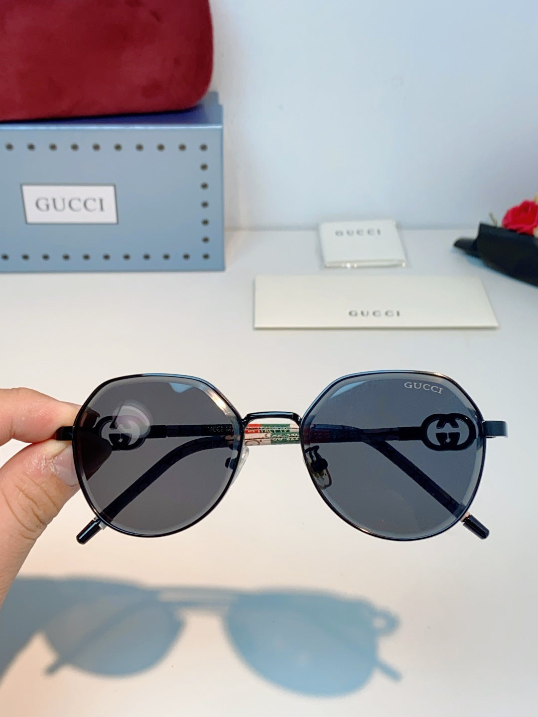 GUCCI 26S POLYGONAL FRAME IN METAL 426445