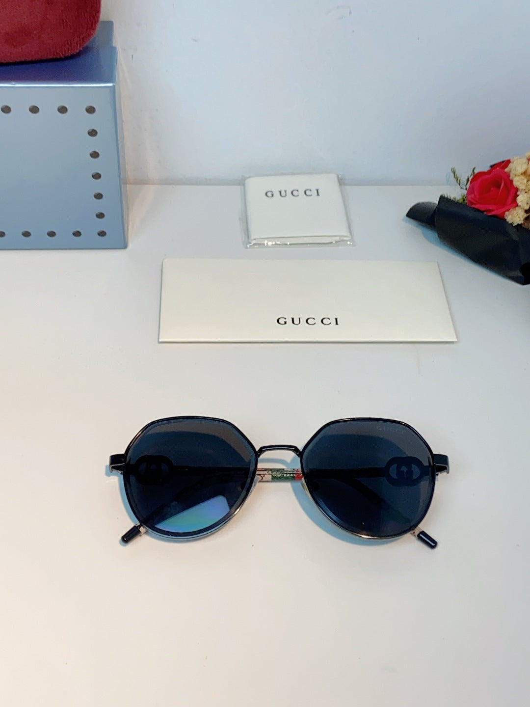 GUCCI 26S POLYGONAL FRAME IN METAL 426445