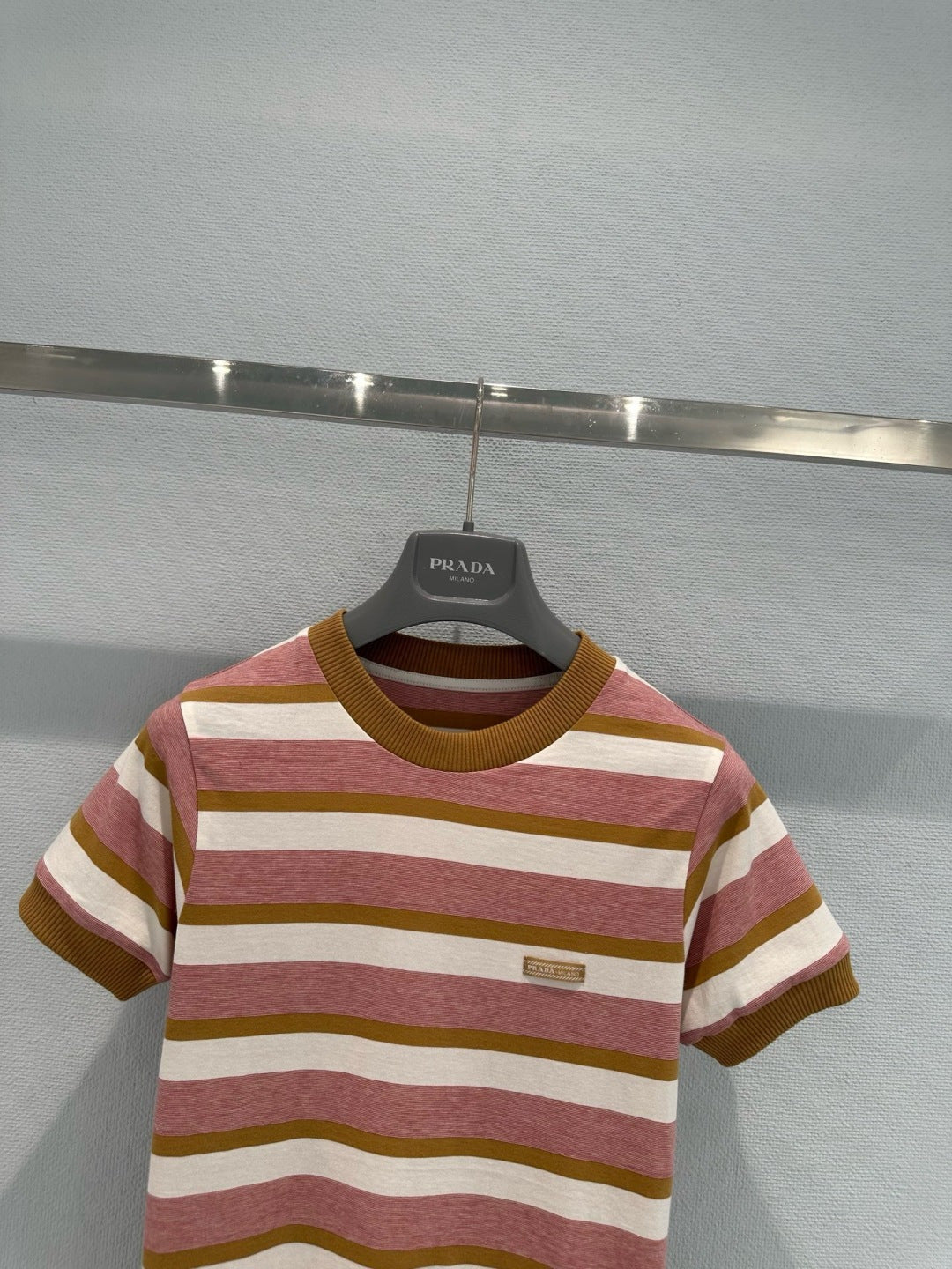 PRADA 26S SHORT SLEEVED T-SHIRT 750