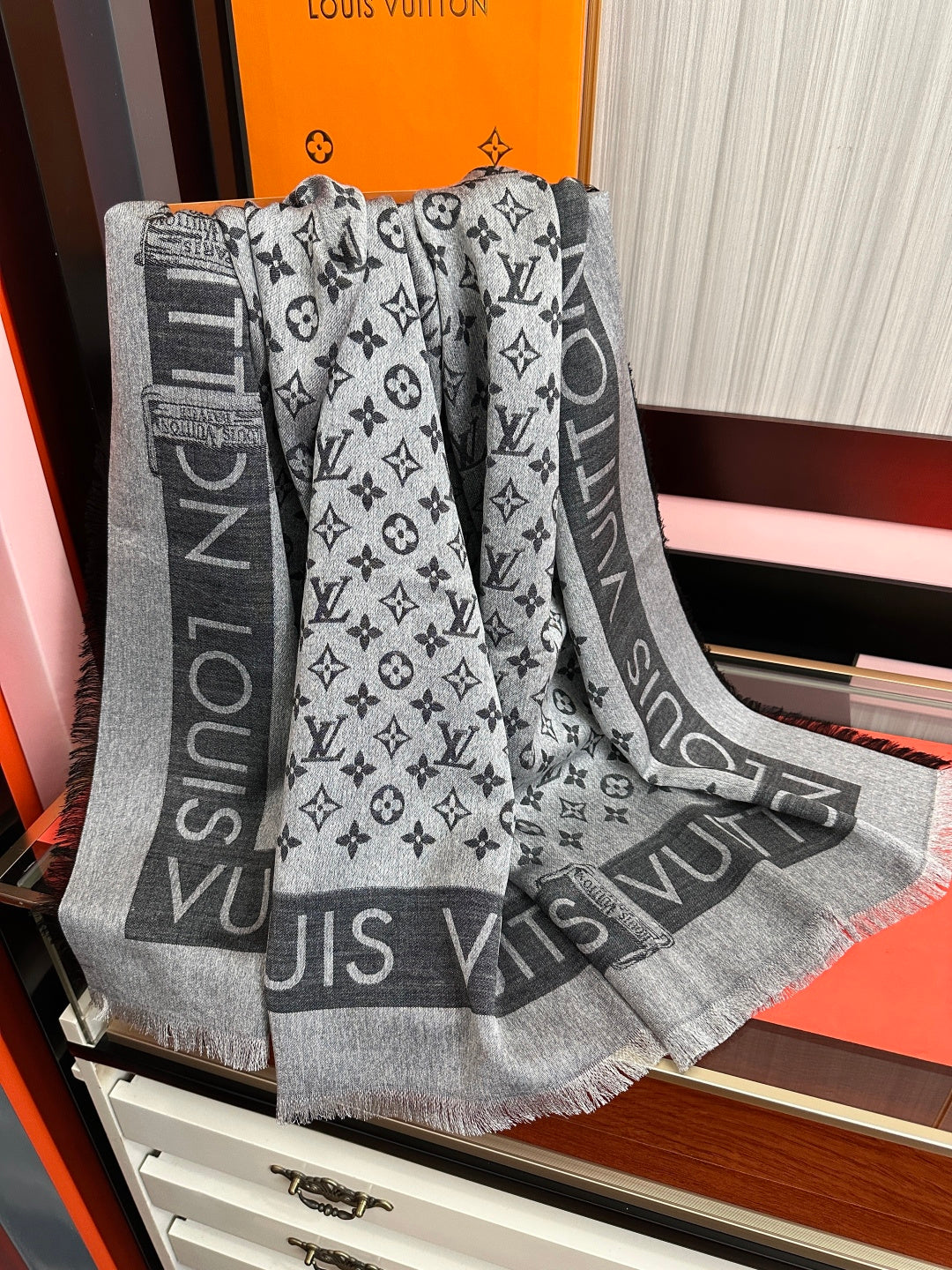 LV 26S SCARF 140 IN CASHMERE AND SILK 315194