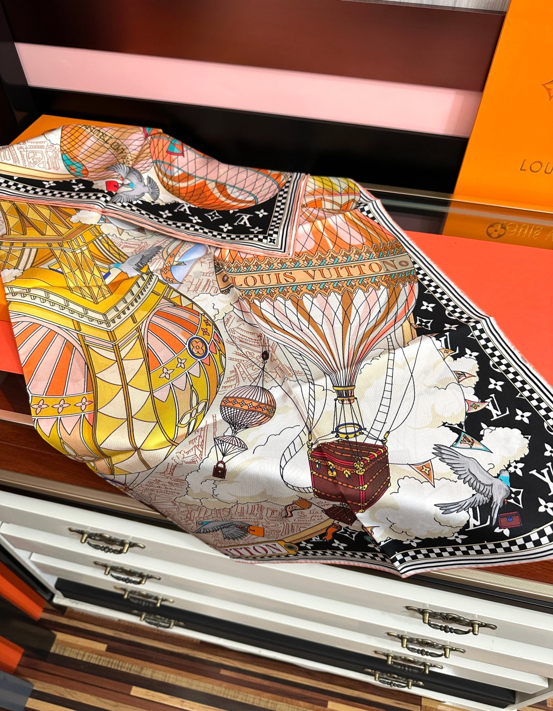 LV 26S SCARF 90 IN SILK 318501