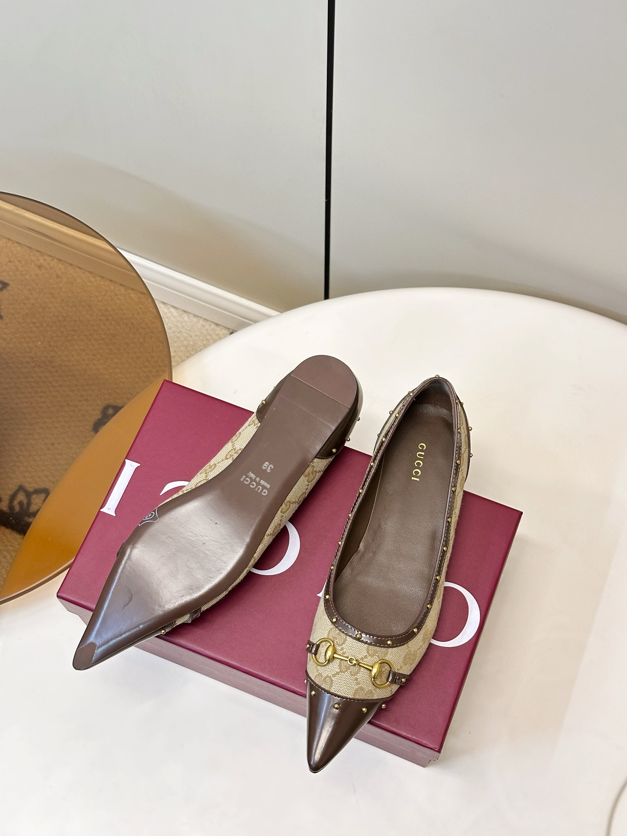 GUCCI 26S STUD BALLET FLATS IN BEIGE CANVAS AND BROWN CALFSKIN