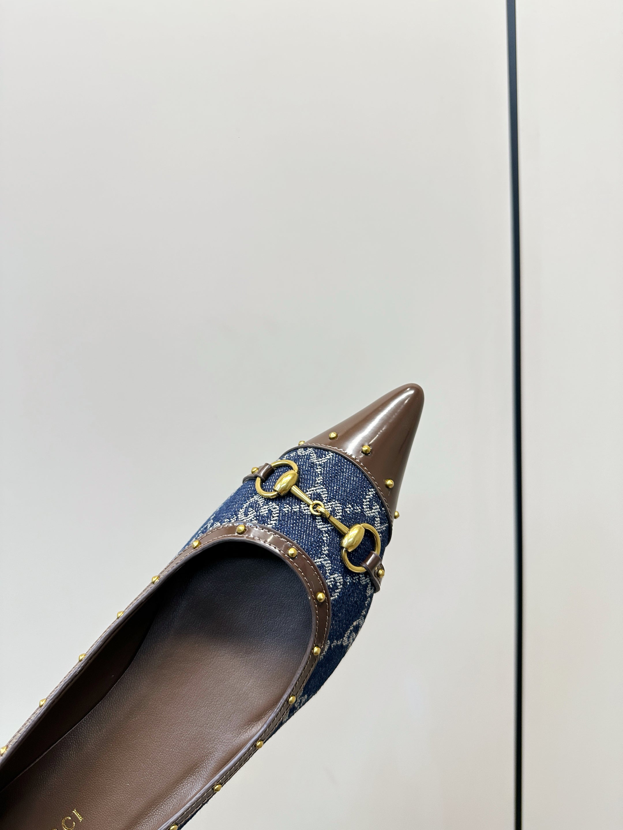 GUCCI 26S STUD BALLET FLATS IN BLUE DENIM AND BROWN CALFSKIN