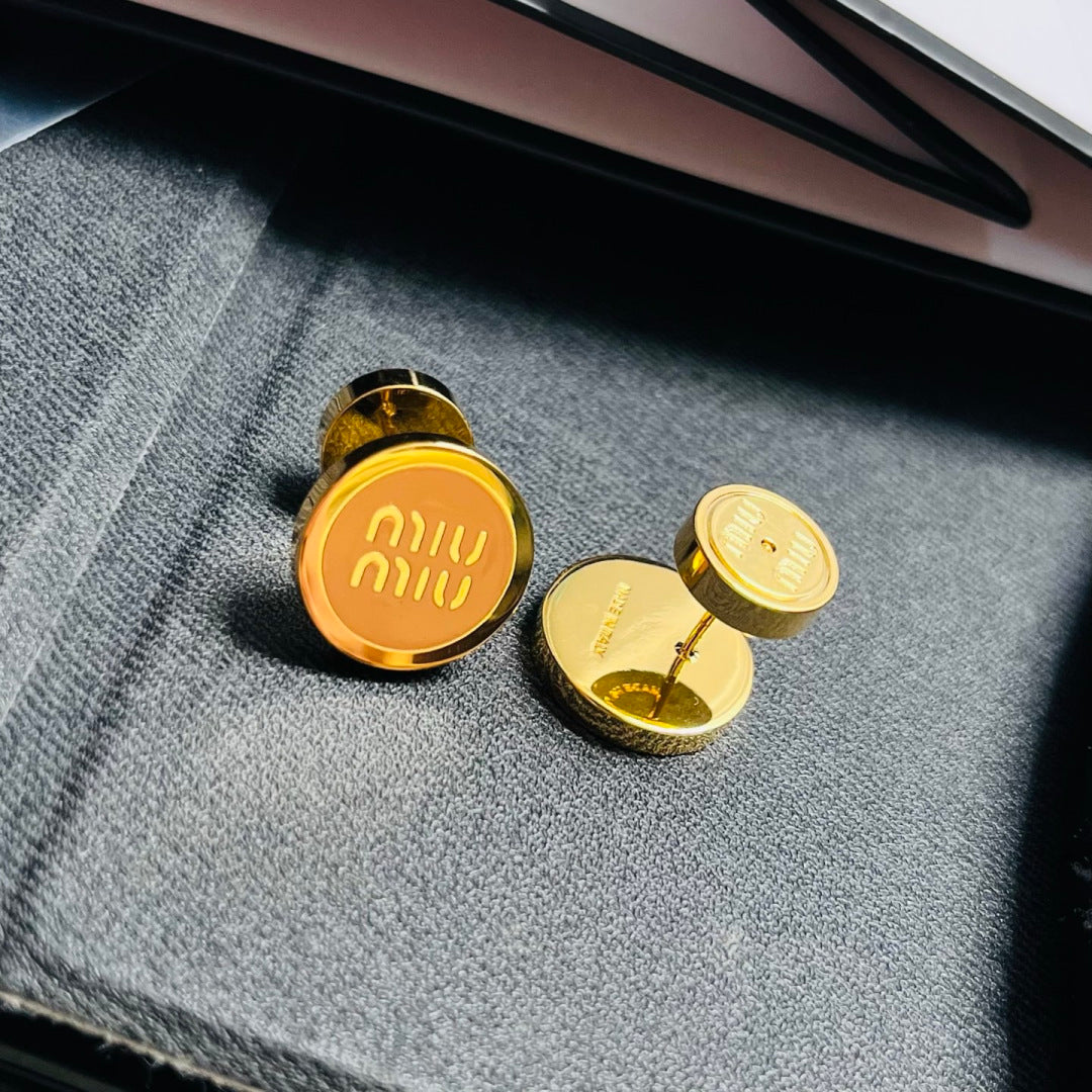 MIUMIU 26S ROUND LOGO STUD EARRINGS IN BROWN ENAMEL AND GOLD TONE METAL 626876