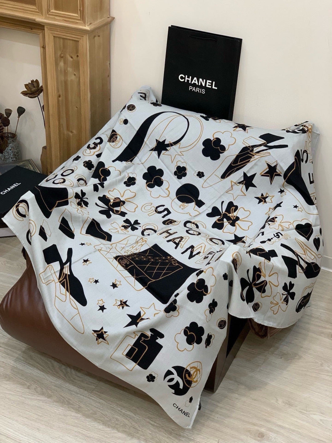 CHANEL 26S SCARF 140 IN CASHMERE AND SILK 303154