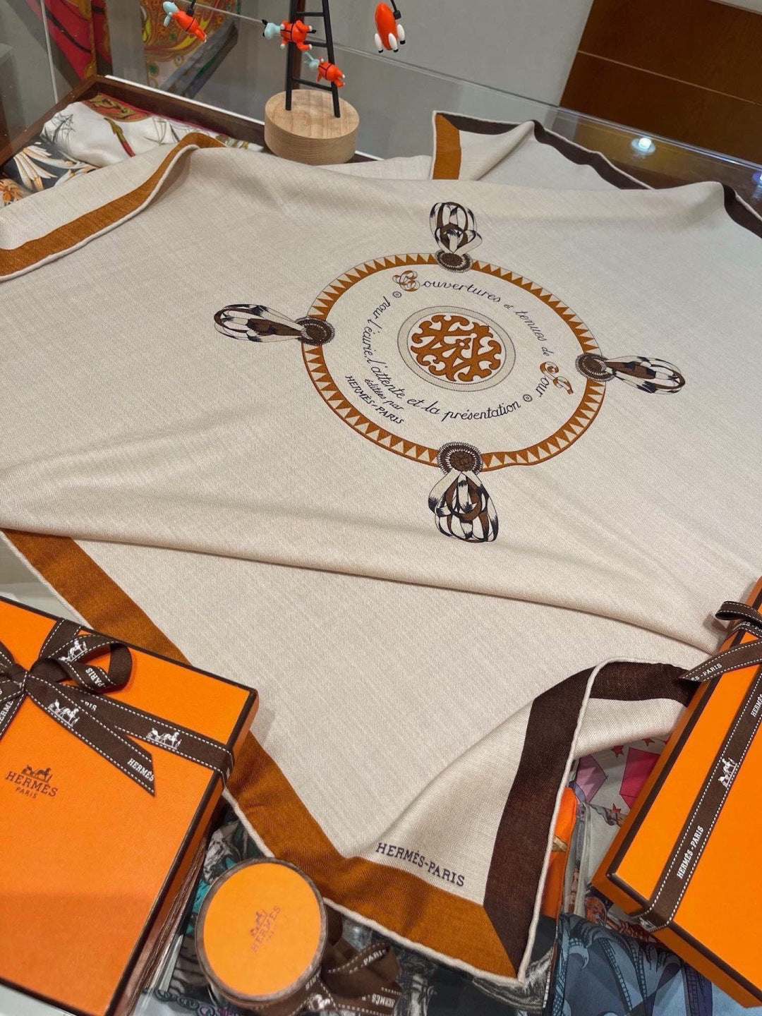 HERMES 26S SCARF 140 IN CASHMERE AND SILK 304240