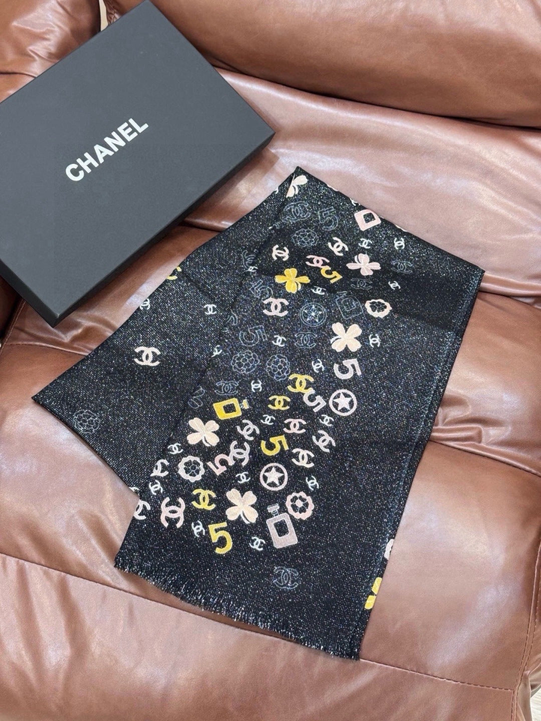 CHANEL 26S SCARF 200 IN CASHMERE AND SILK 307226
