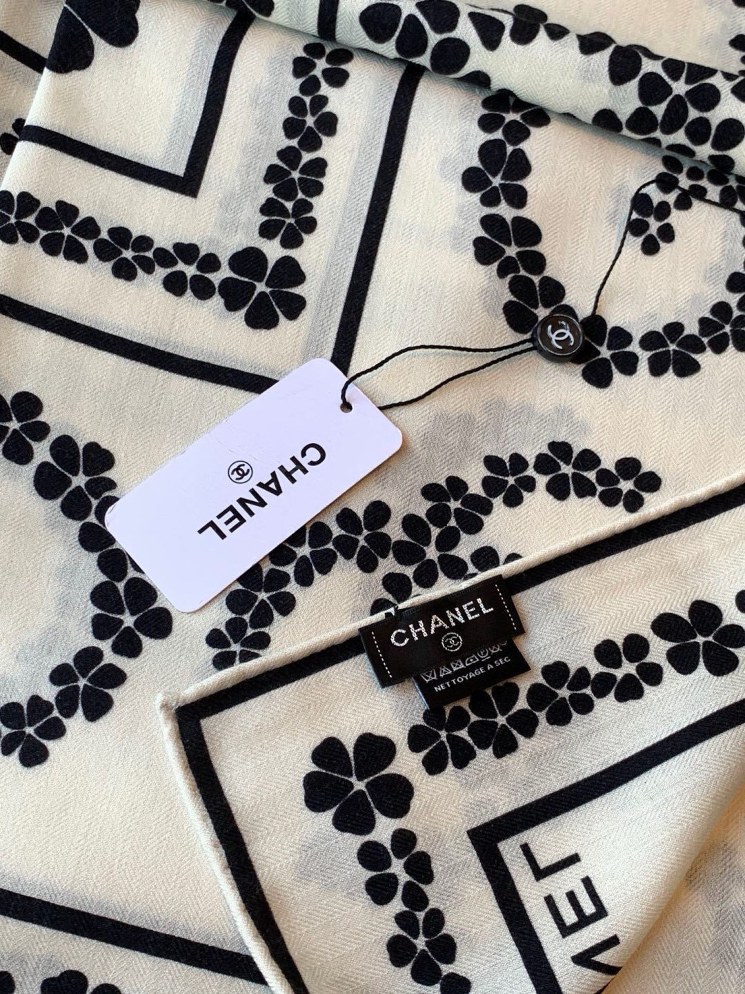 CHANEL 26S SCARF 135 IN CASHMERE AND SILK 309370