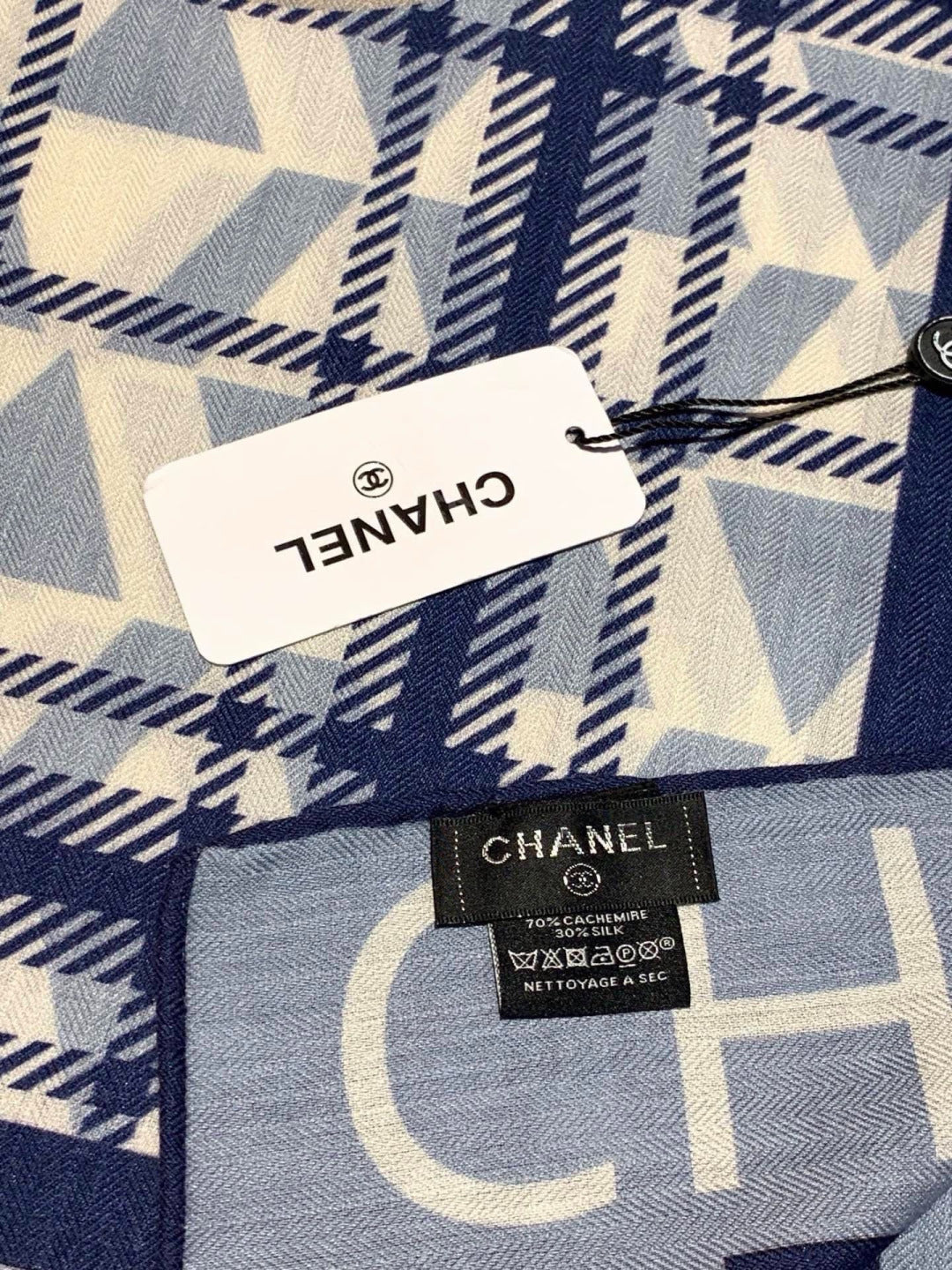 CHANEL 26S SCARF 135 IN CASHMERE AND SILK 309898