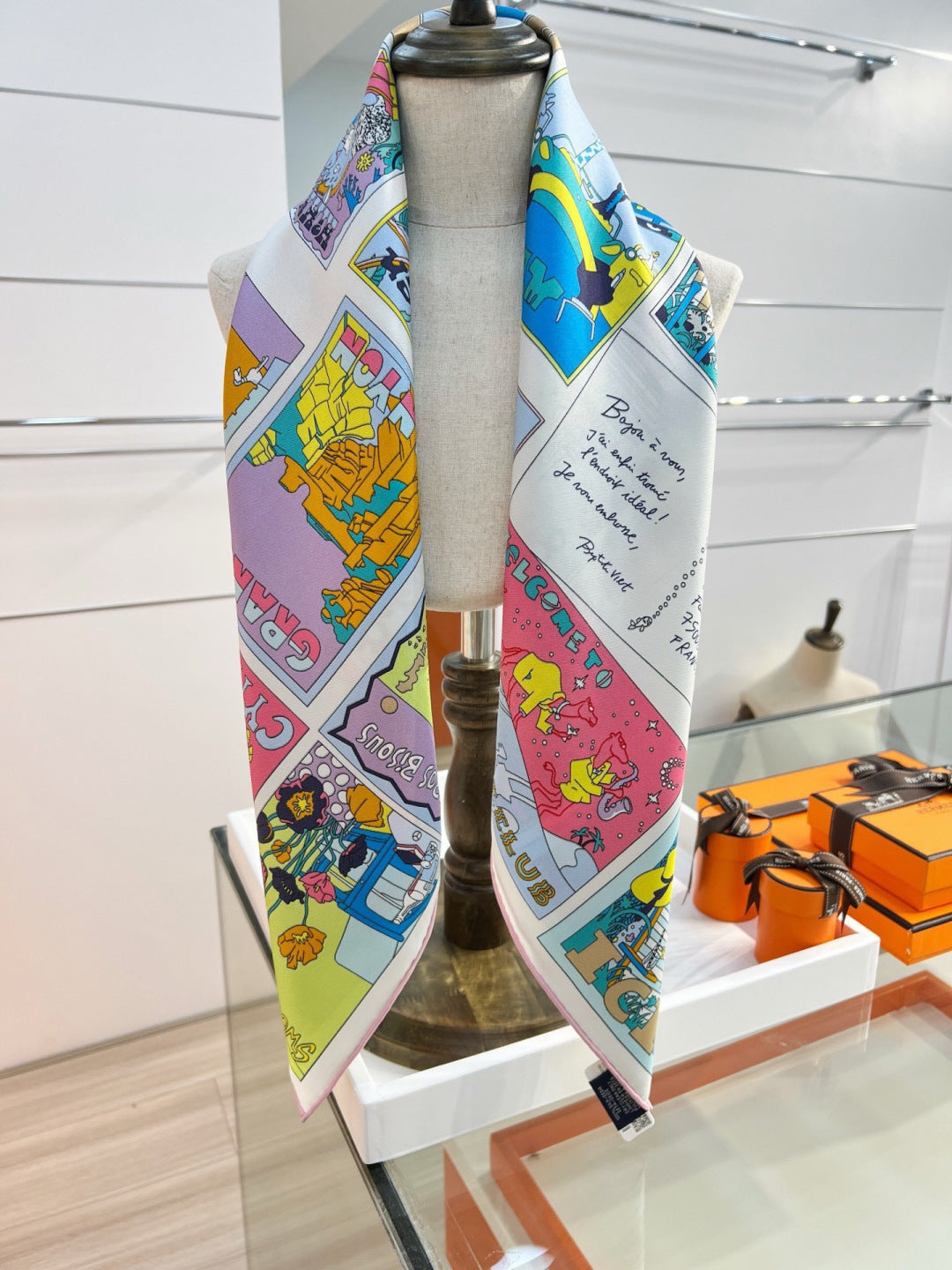 HERMES 26S PRINTED SQUARE SCARF 88 IN SILK 309945