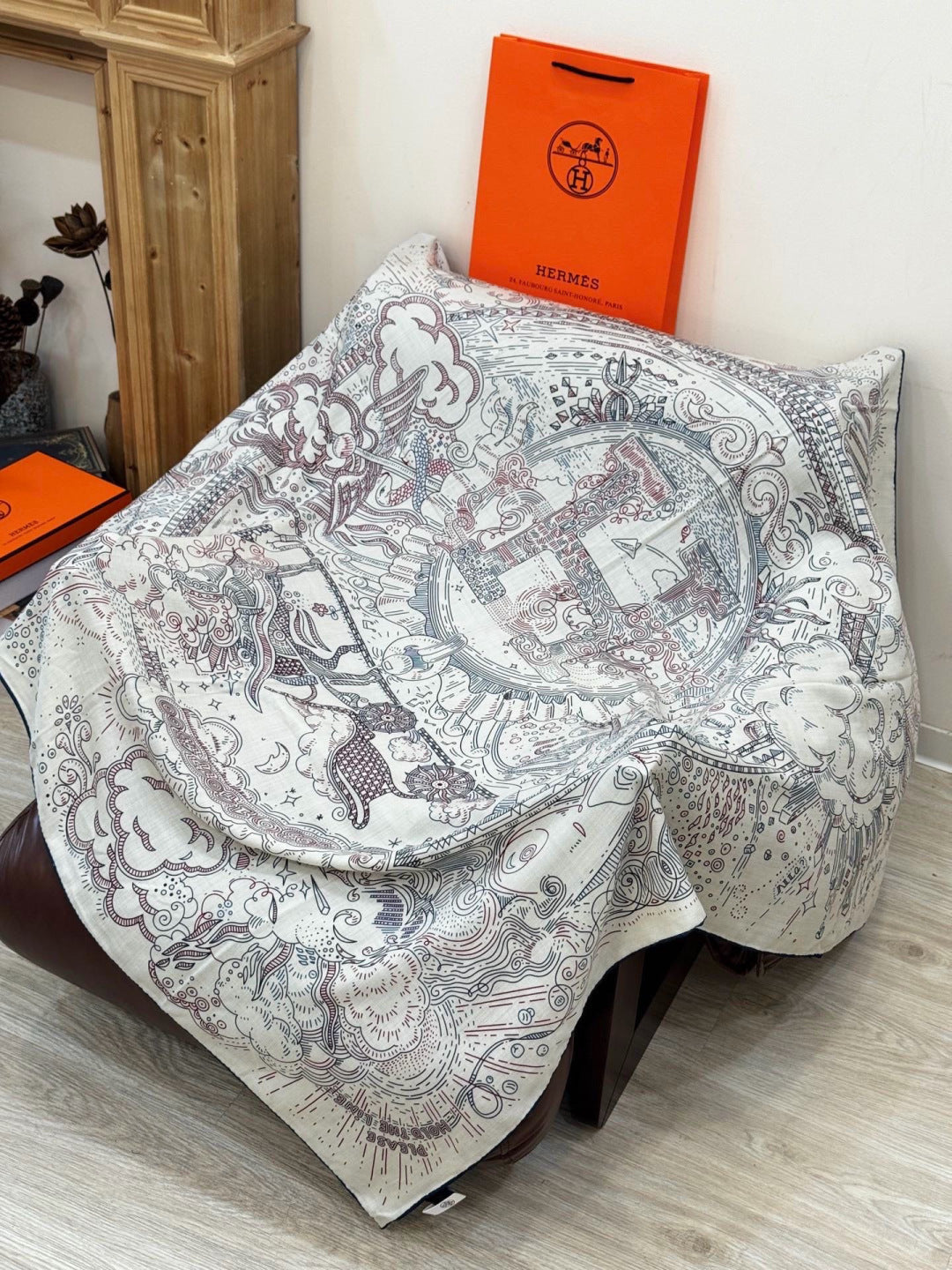 HERMES 26S PRINTED SQUARE SCARF 135 IN SILK 311976