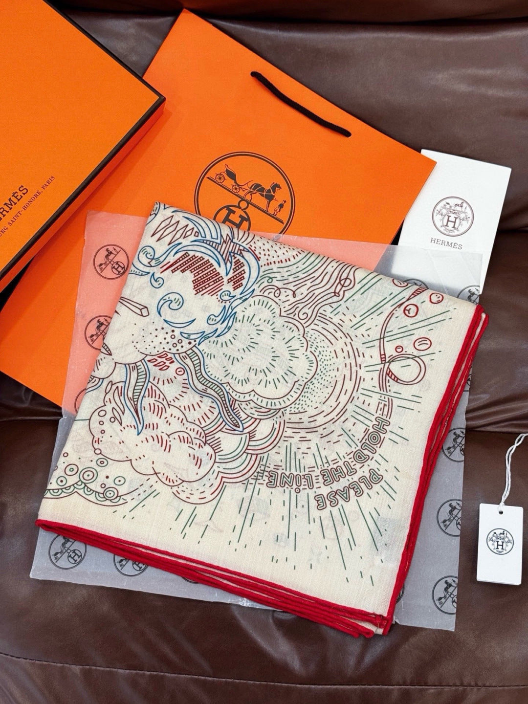 HERMES 26S PRINTED SQUARE  SCARF 135 IN SILK 311977