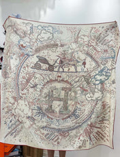 HERMES 26S PRINTED SQUARE  SCARF 135 IN SILK 311977