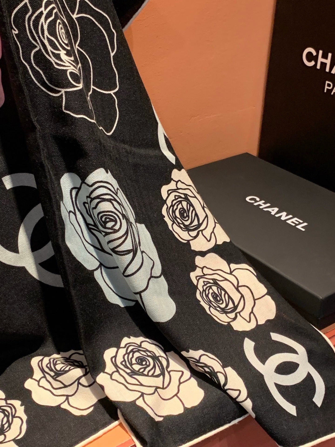 CHANEL 26S SCARF 140 IN SILK AND CASHMERE 313319