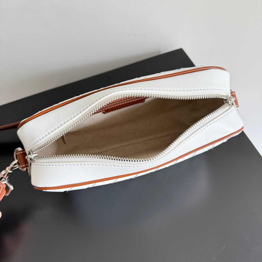 BOTTEGA VENETA 25S SMALL INTRECCIATO CAMERA BAG 24 IN WHITE CALFSKIN