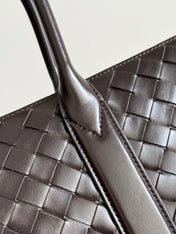 BOTTEGA VENETA 25S ANDIAMO LARGE INTRECCIATO 39 IN DARK BROWN CALFSKIN