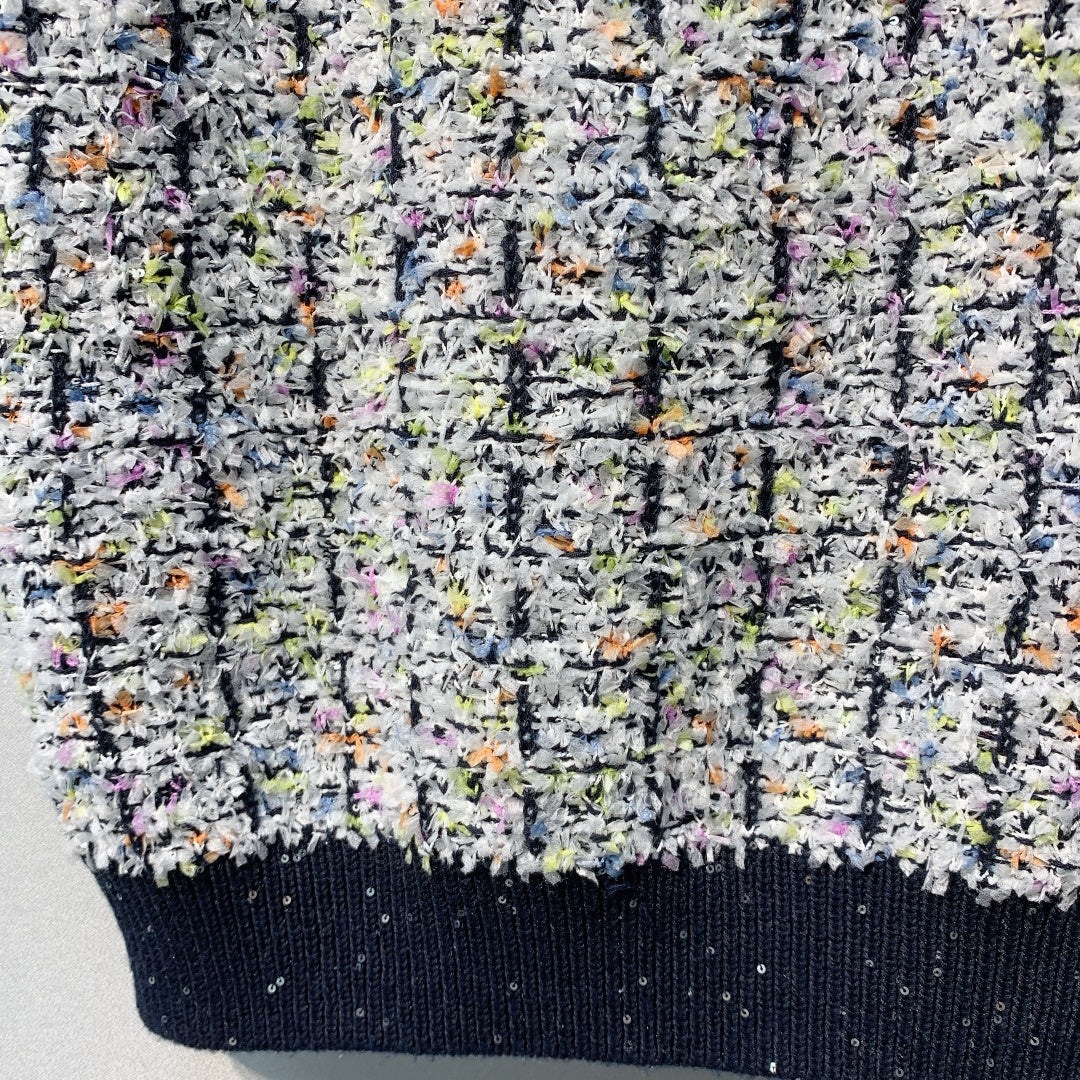 CHANEL 26S SLEEVELESS SWEATER 826
