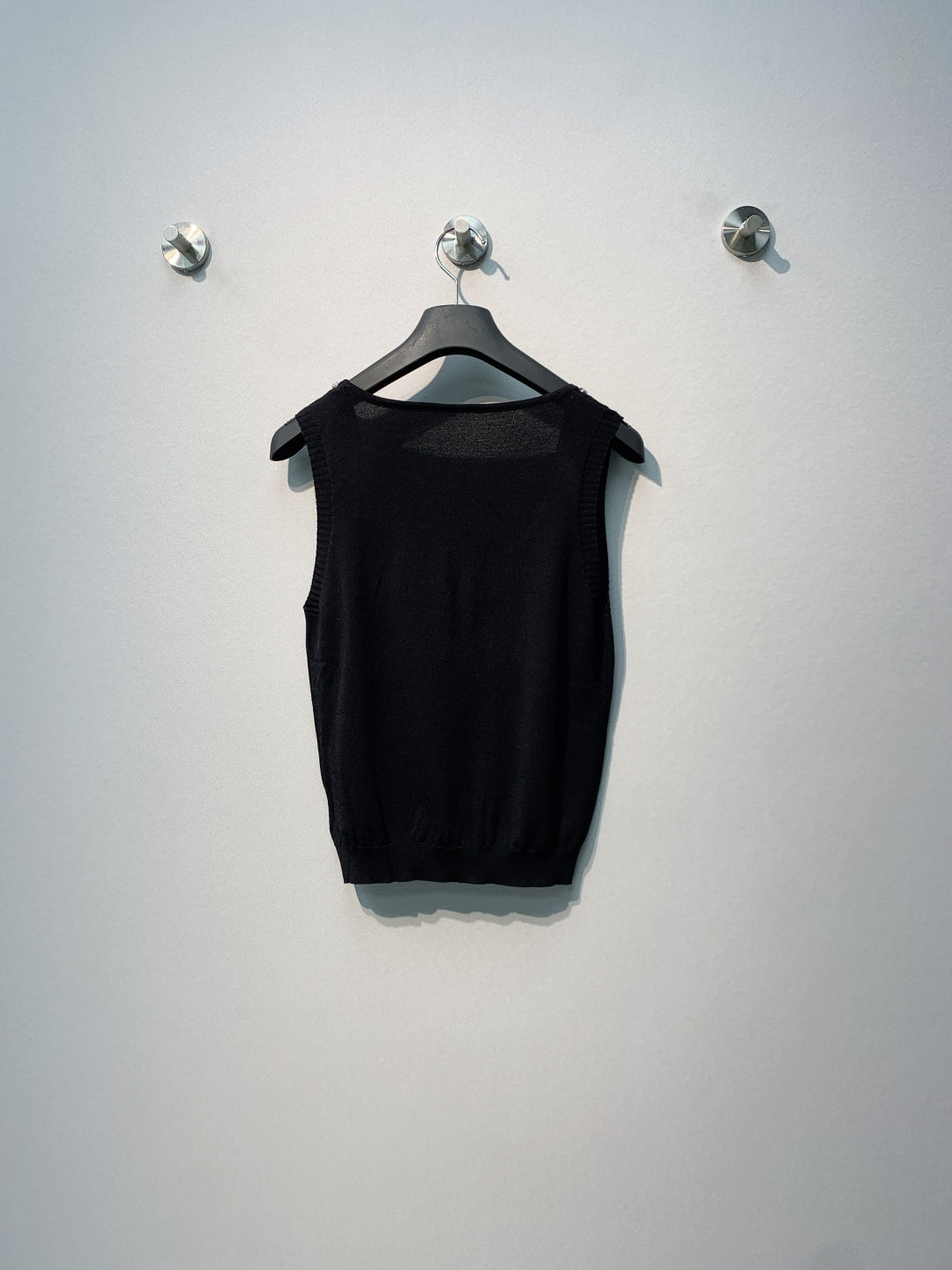 CHANEL 26S LIGHTWEIGHT KNIT TANK TOP STYLE 1075