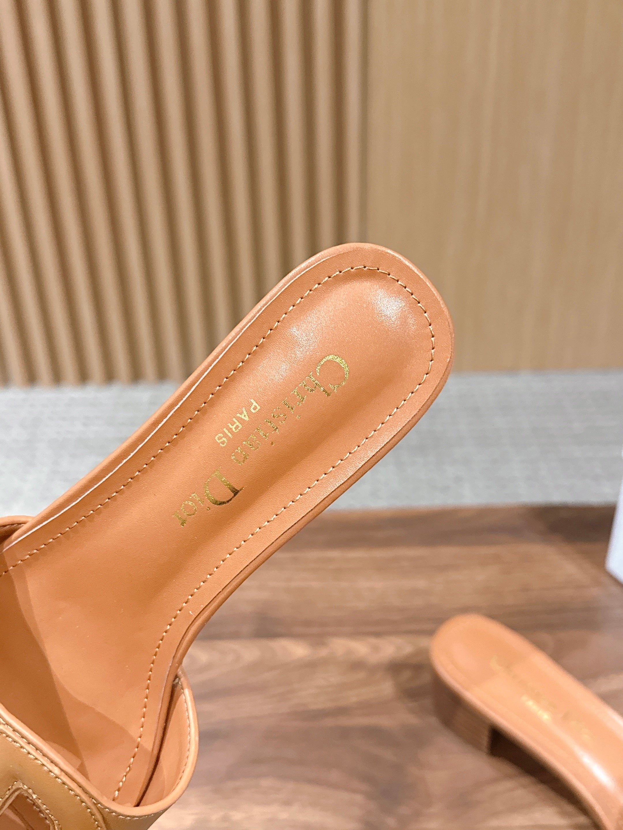 DIOR 26S LOW HEEL SLIDE SANDALS IN CARAMEL BROWN CALFSKIN PEARL GOLD BUCKLE