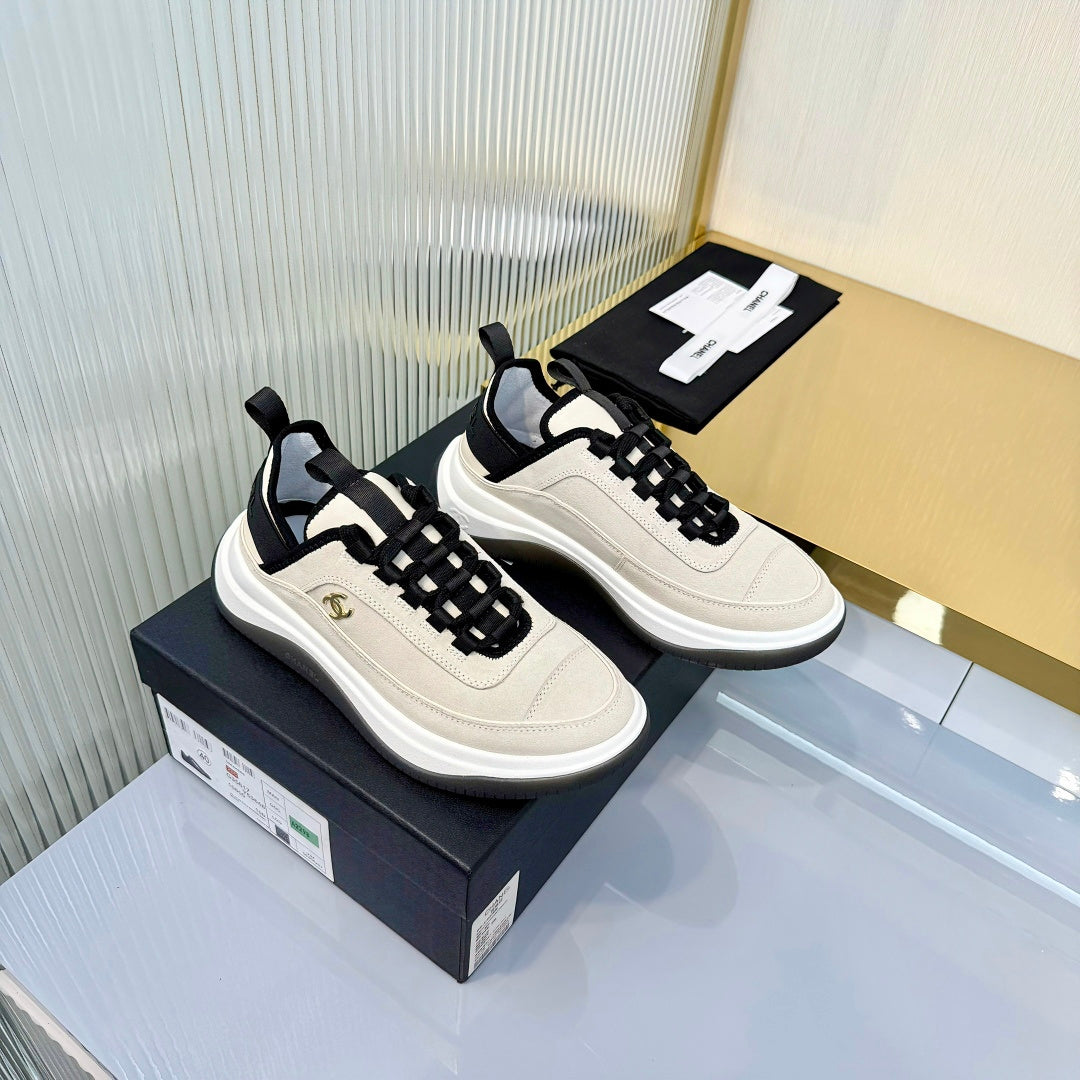 CHANEL 26S PLATFORM SNEAKERS IN BEIGE SUEDE WITH CC LOGO