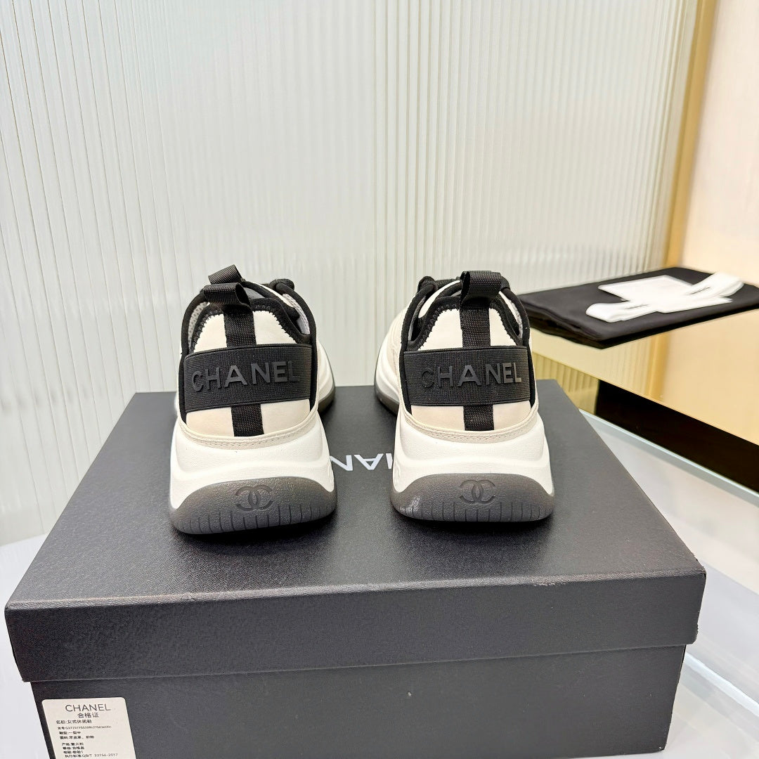 CHANEL 26S PLATFORM SNEAKERS IN BEIGE SUEDE WITH CC LOGO