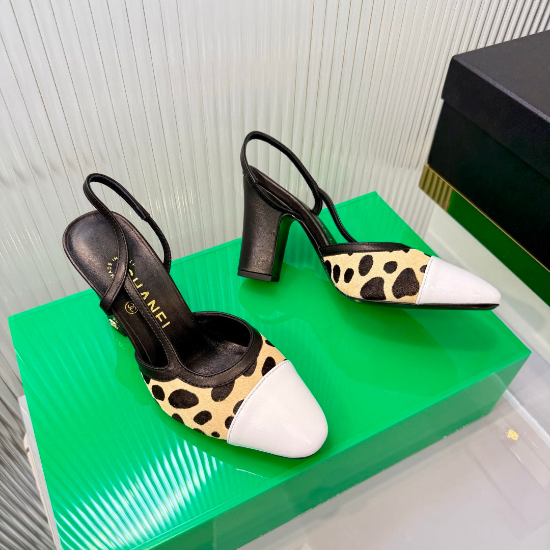 CHANEL 26S HIGH-HEEL SLINGBACKS 70 MM IN WHITE PATENT CALFSKIN WITH LIGHT YELLOW PONY HAIR