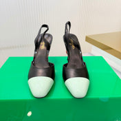 CHANEL 26S SLINGBACK POINTED-TOE HEELS 95 MM IN BLACK LAMBSKIN WITH PASTEL GREEN CAP TOE