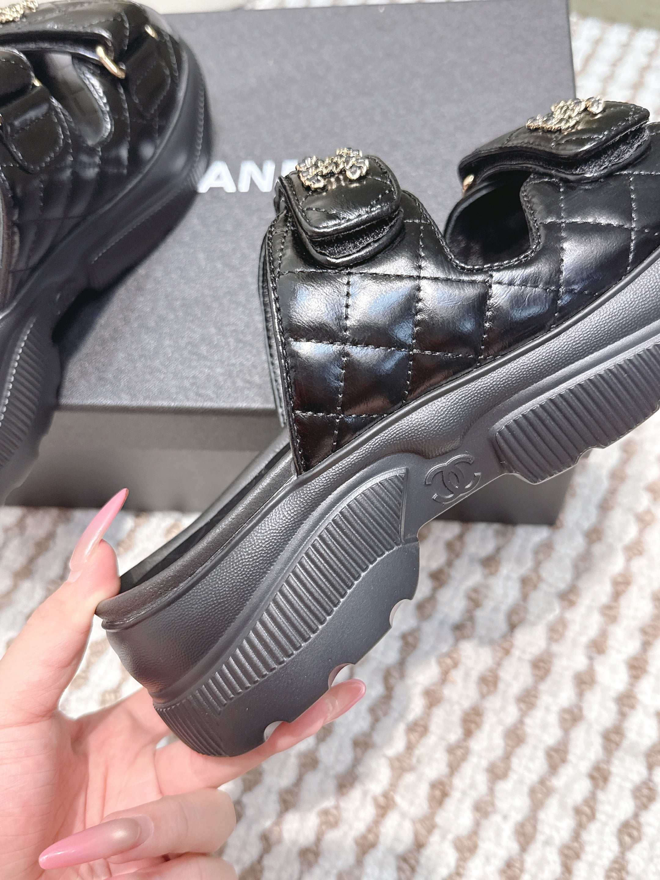 CHANEL 25S STRAP SANDALS IN BLACK PATENT CALFSKIN SILVER HARDWARE