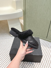 CHANEL 25S INDOOR SLIPPERS IN BLACK CALFSKIN FUR-LINED
