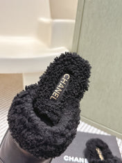 CHANEL 25S INDOOR SLIPPERS IN BLACK CALFSKIN FUR-LINED