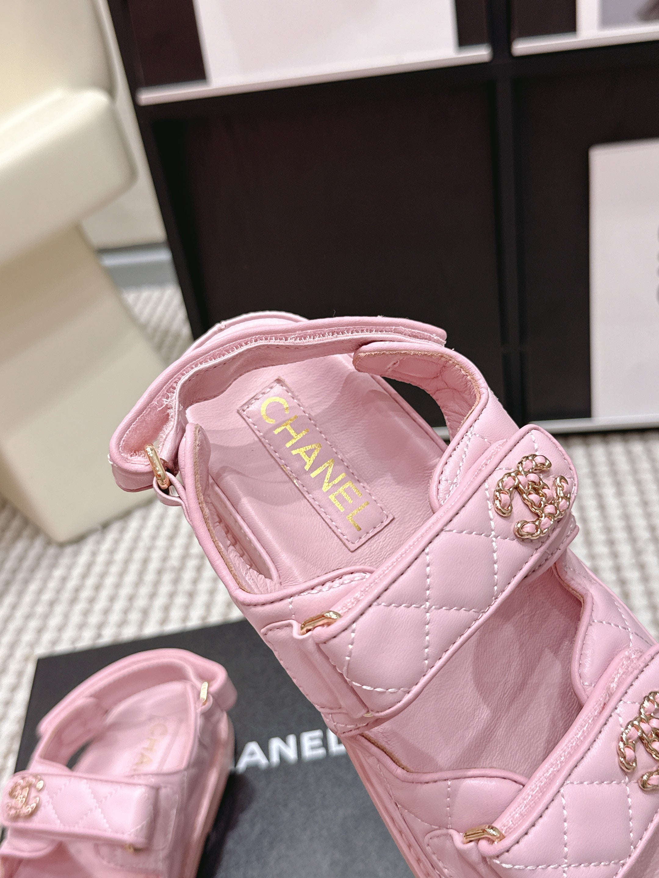 CHANEL 26S QUILTED DAD SANDALS IN LIGHT PINK CALFSKIN